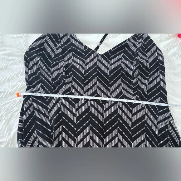 Forever 21 plus size 0X Black and White Chevron sundress Dress - Picture 7 of 9